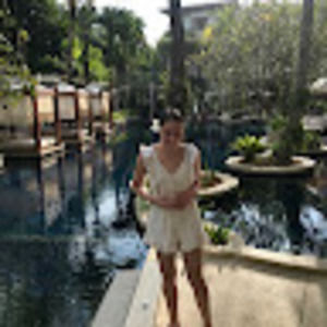 Meet your Posher, Maeve